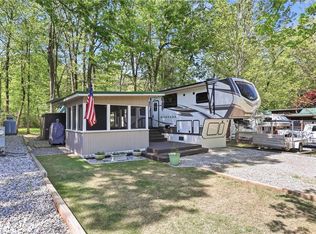 320 Leisure Acres Dr, Cleveland, GA 30528