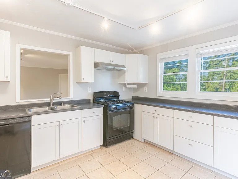 2290 Pinetree Ln NE — Photo 19