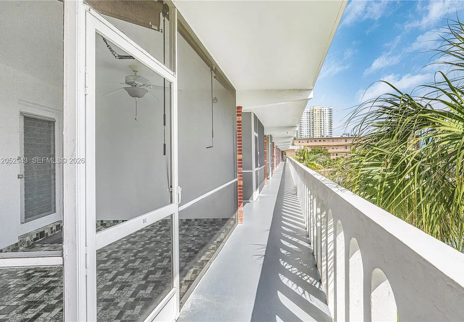 Eldorado Plaza East Condo — Photo 3