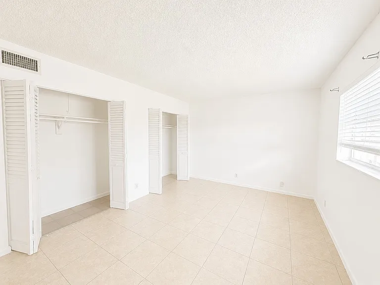 2521 Pierce St #10 — Photo 8
