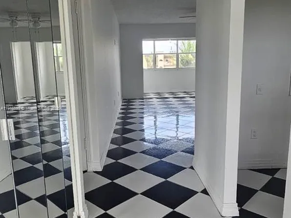 8595 Sunrise Lakes Blvd APT 307, Fort Lauderdale, FL 33322