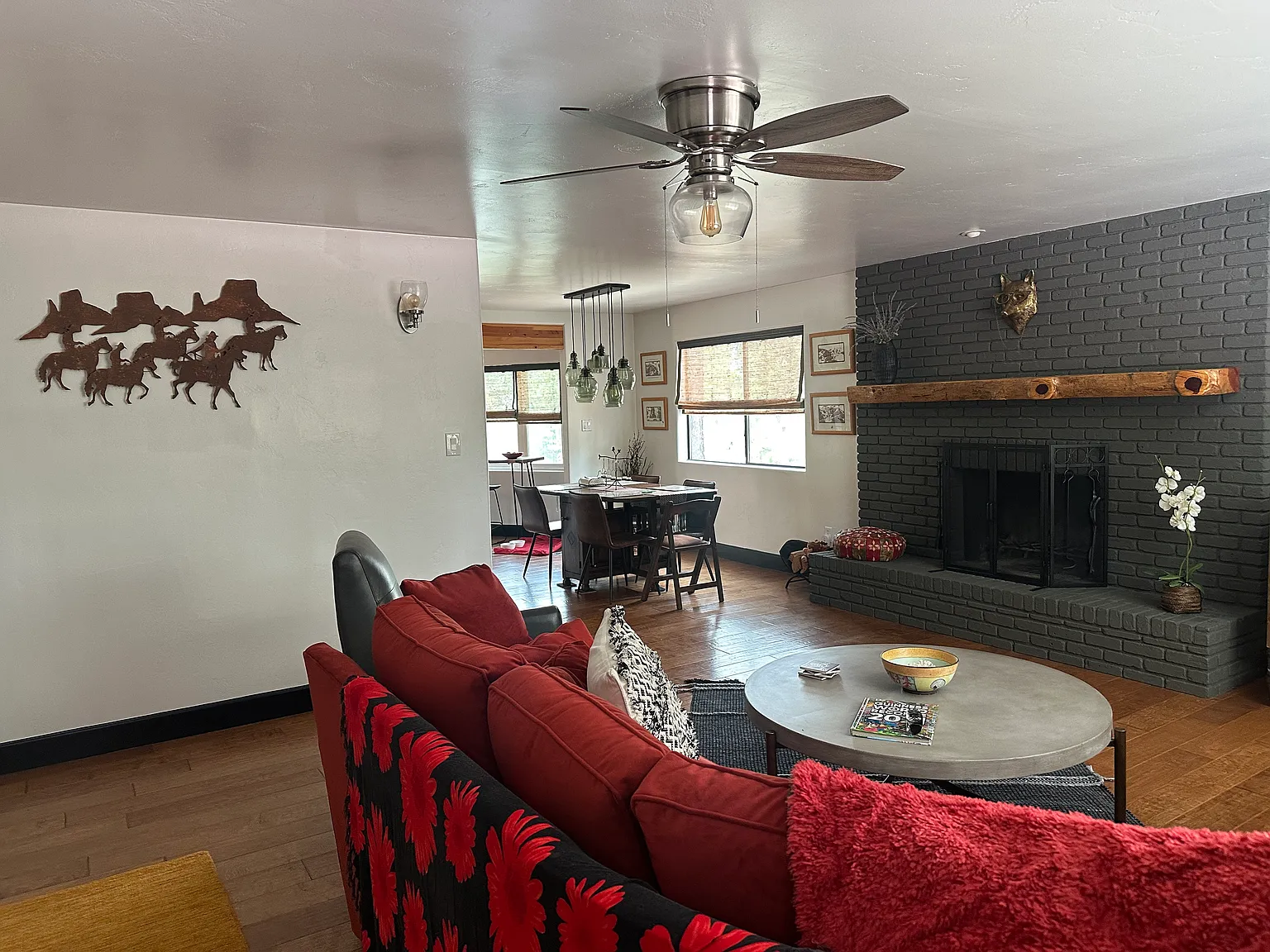 3 bed, 3.5 bath, 2066 sqft, $4,000 — Photo 2