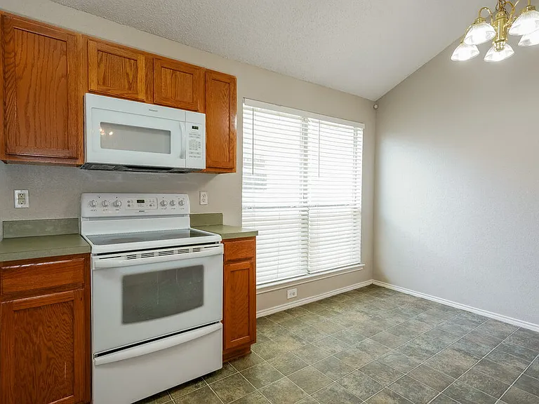10648 Towerwood Dr — Photo 7