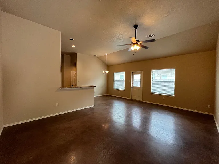 2595 Pahmeyer Rd — Photo 2