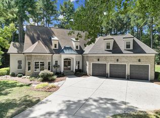 108 Great Point Dr, Mooresville, NC 28117