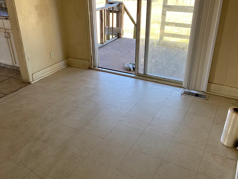 308 W Indiana Ave — Photo 10
