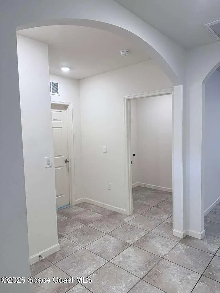 4 bed, 2.0 bath, 1918 sqft, $2,200 — Photo 4