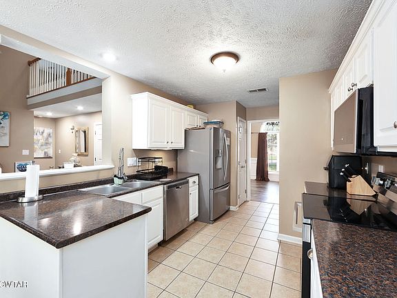 4th image of 148 Oxford Dr