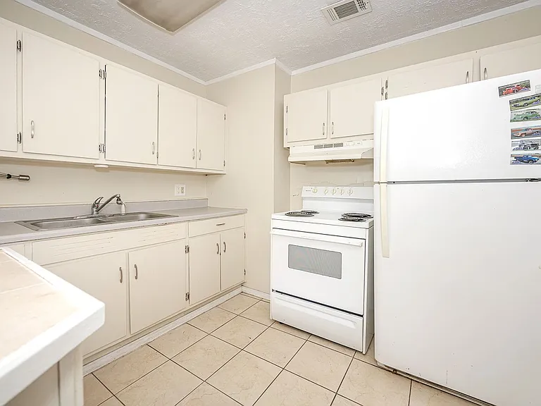 2919 Criswell Ave — Photo 2