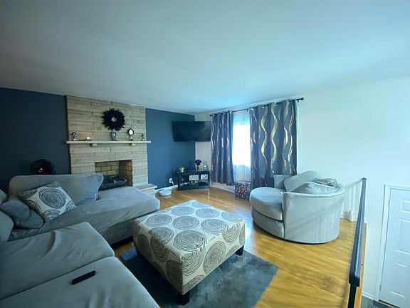 3rd image of 1198 Briarwood Cir