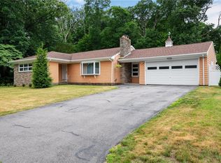 202 Harriet Ln, Cumberland, RI 02864