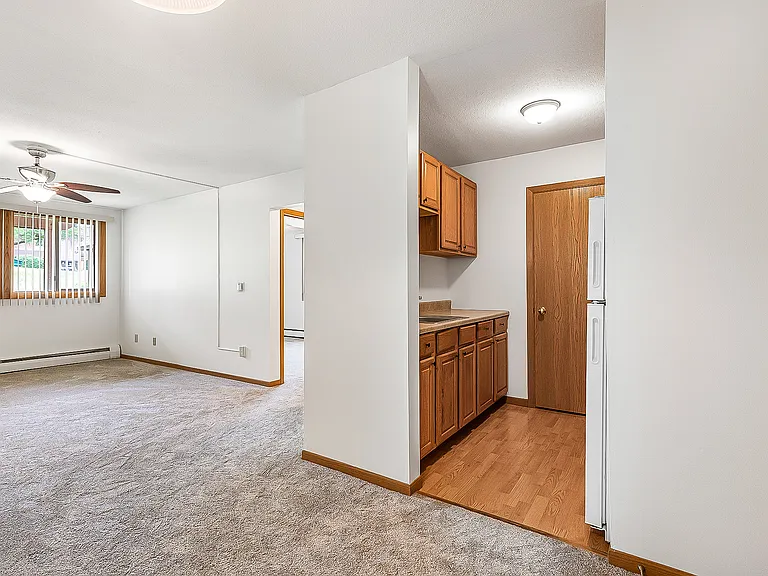 HICKMAN HILL APARTMENTS — Photo 6