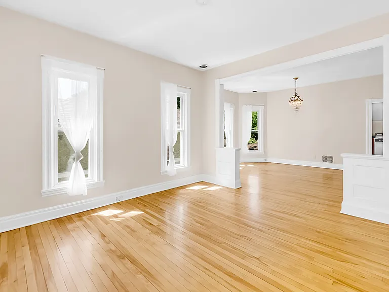 4302 Colfax Ave S — Photo 2