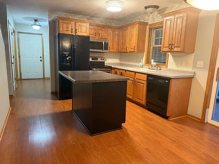 6194 S Pointe Dr SW — Photo 16
