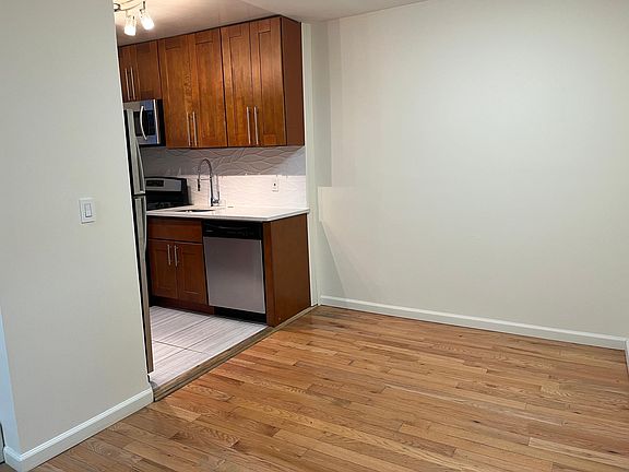 5th image of 20809 41st Ave #1