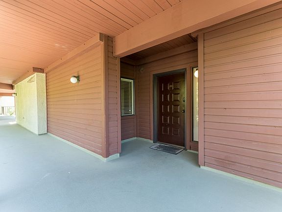 3rd image of 1809 Peyton Ave Unit 208