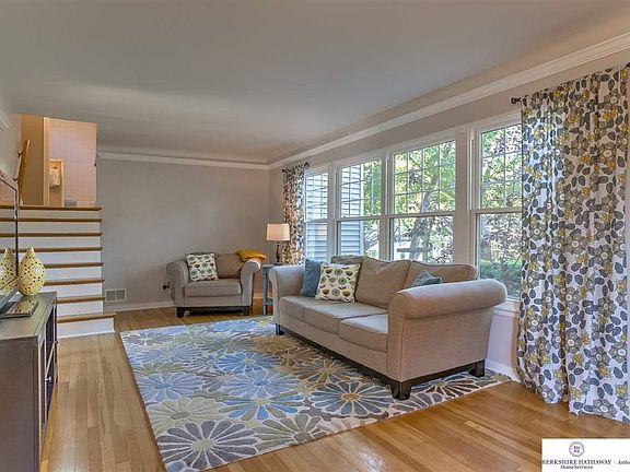 5th image of 607 S 50th Ave