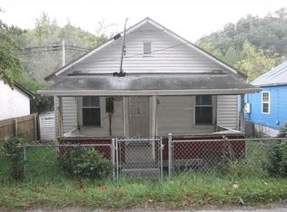 42 Ellenburg Ln, Evarts, KY 40828
