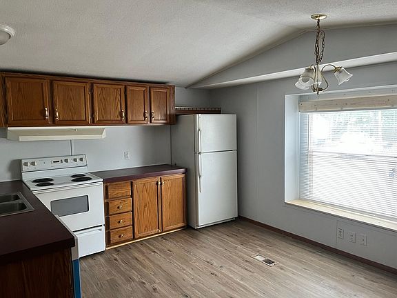 3rd image of 4611 Dumas Dr Space 9