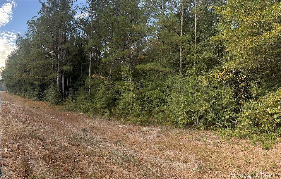 2nd image of Bladen Cir
