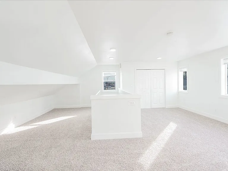 2303 Main St — Photo 17