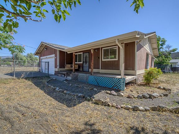 3rd image of 17002 Acacia Way