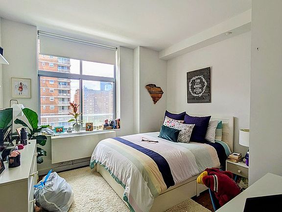 4th image of 260 W 26th St APT 12H