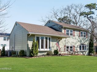 73 Dahlia Lane, Toms River, NJ 08753