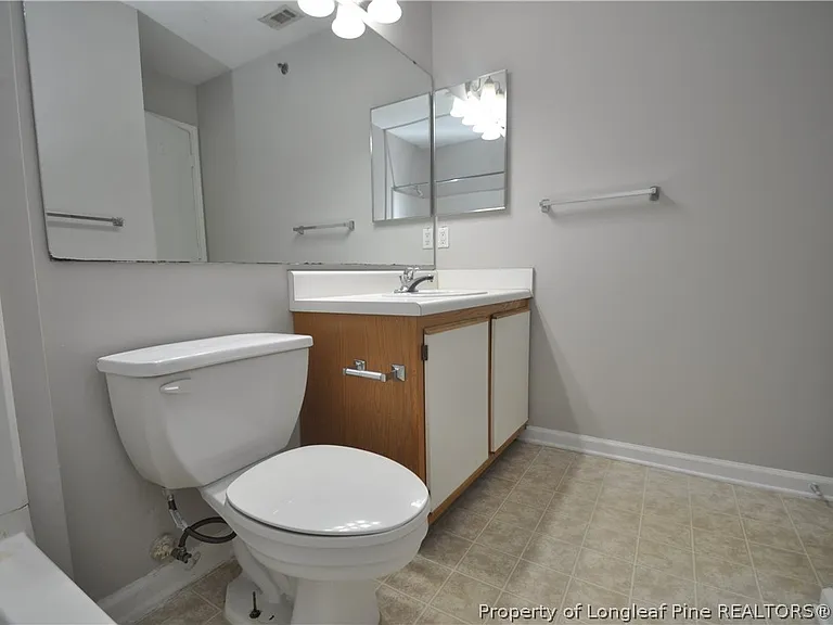 1500 Graduate Ln #304 — Photo 16