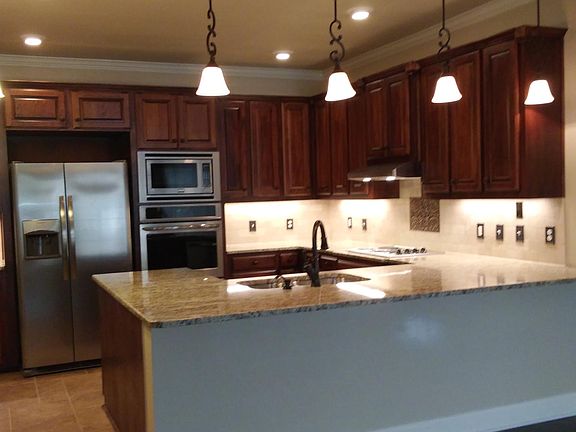 Kitchen with breakfast bar