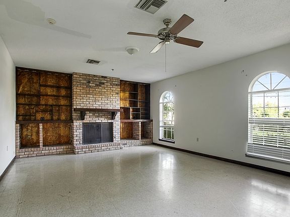 3rd image of 240 Hector Ave