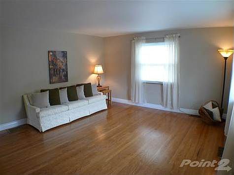 4th image of 905 Highland Ave