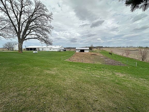 3rd image of 17870 Clover Rd