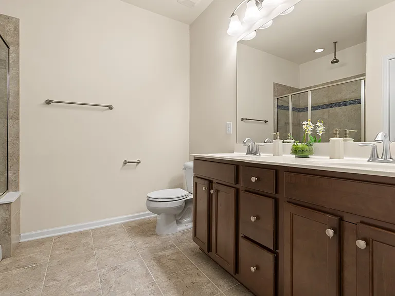 Master Bedroom - Dual Vanity
