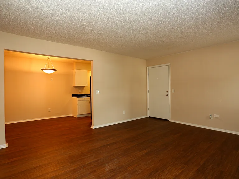 Wilshire Lofts and Townhomes — Photo 57