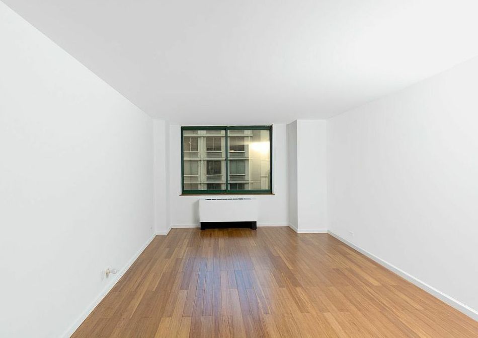 1st image of 295 Greenwich St #5JN