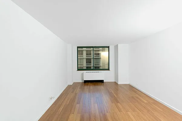 Rented by Tabak Real Estate | media 43