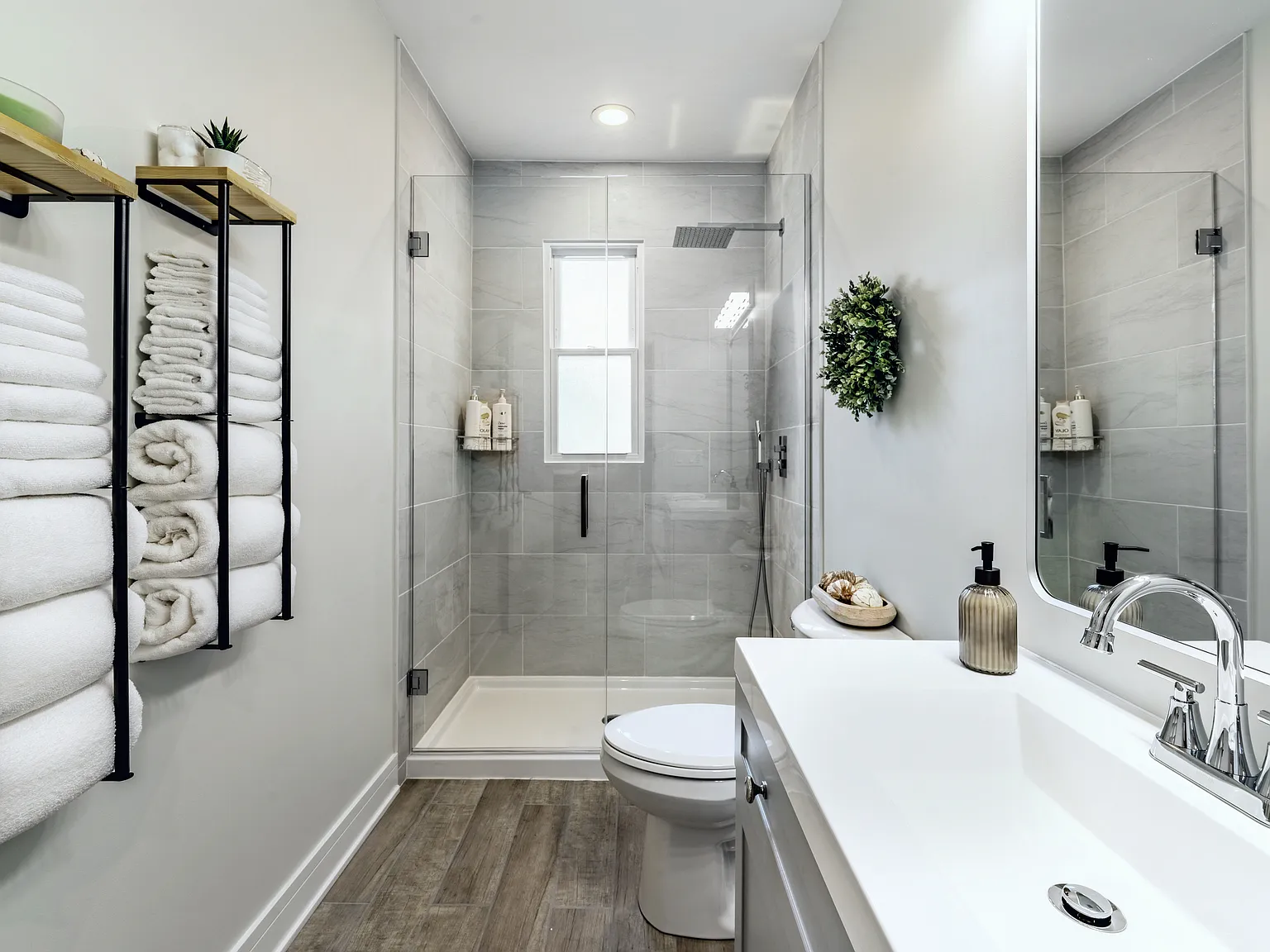 4 bed, $5,800 — Photo 4