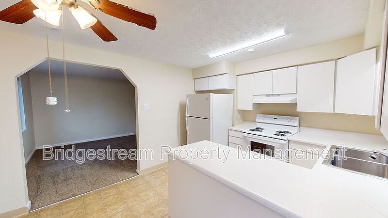 1st image of 1225 Lytle Ln #1