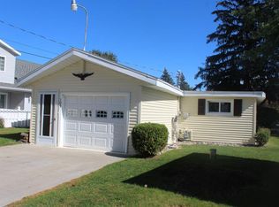 107 Inlet Dr, Prudenville, MI 48651