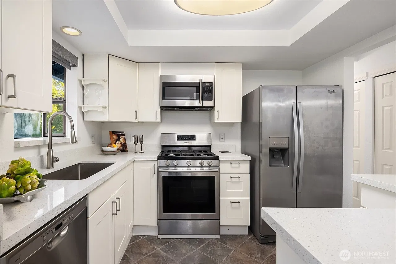 4 bed, 1700 sqft, $4,000 — Photo 1