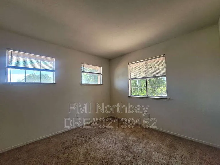937 Iron Dr — Photo 7
