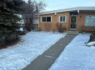 10212 W 7th St SW, Calgary, AB T2W 0G3