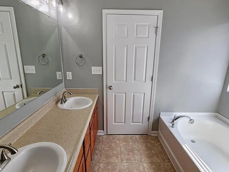2517 Middle View Dr — Photo 19