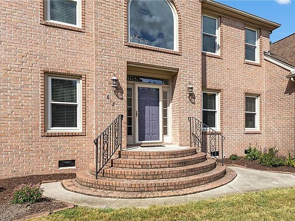 4th image of 812 Brookside Arch