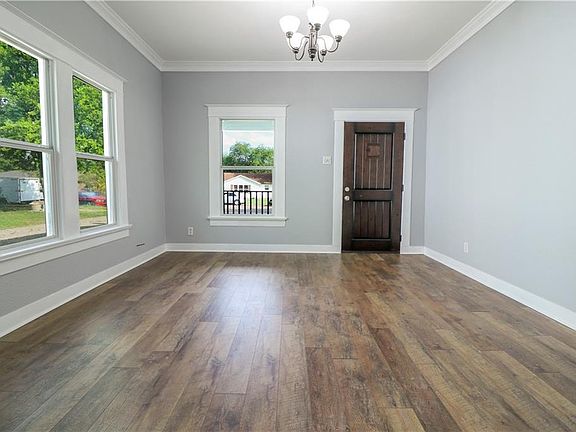 5th image of 3325 Lasker Ave