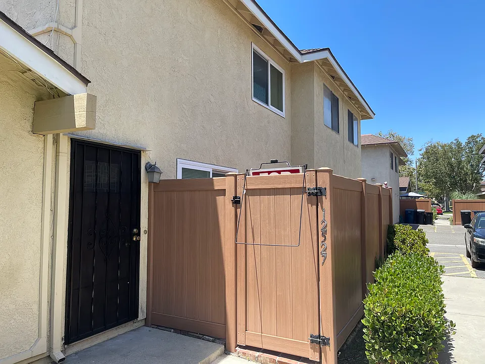 12527 Vicente Pl