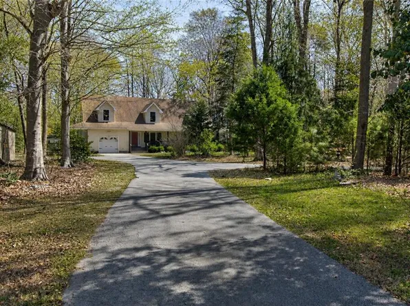 4172 Godwin Blvd, Suffolk, VA 23434
