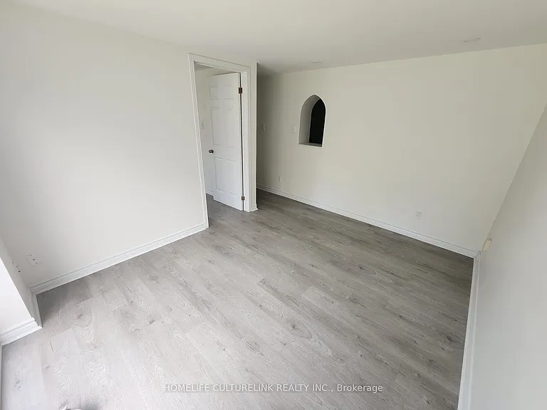 46 Stansbury Cres N #BASEMENT — Photo 4
