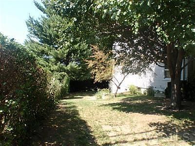 2nd image of 43 Stratton St